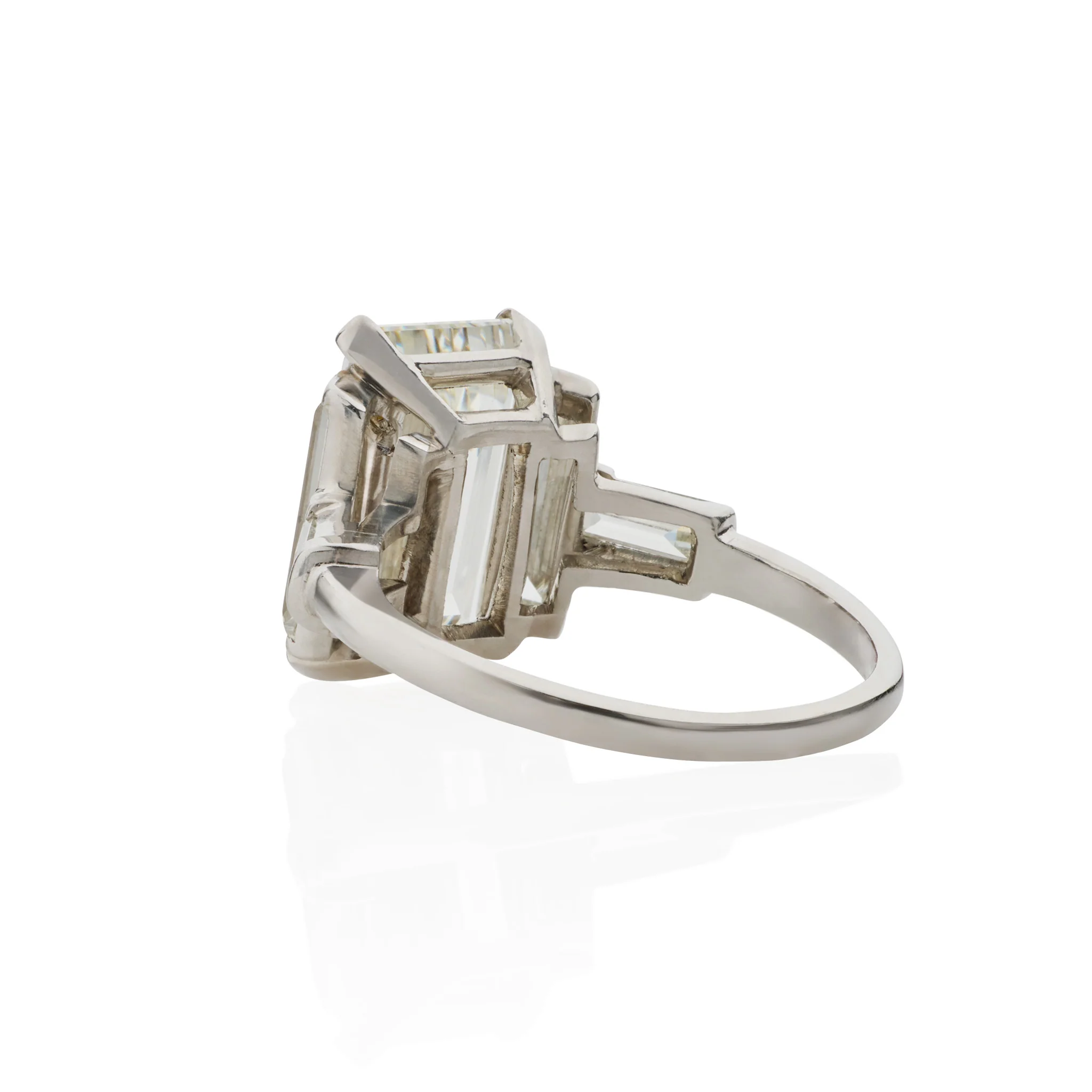 Emerald-cut Diamond Solitaire Ring - Image 5
