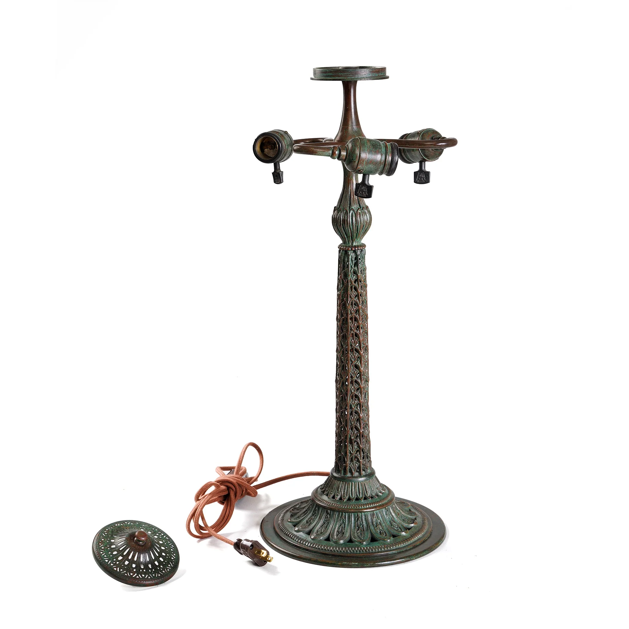 Tiffany Studios New York "Gentian" Flared Table Lamp - Image 5