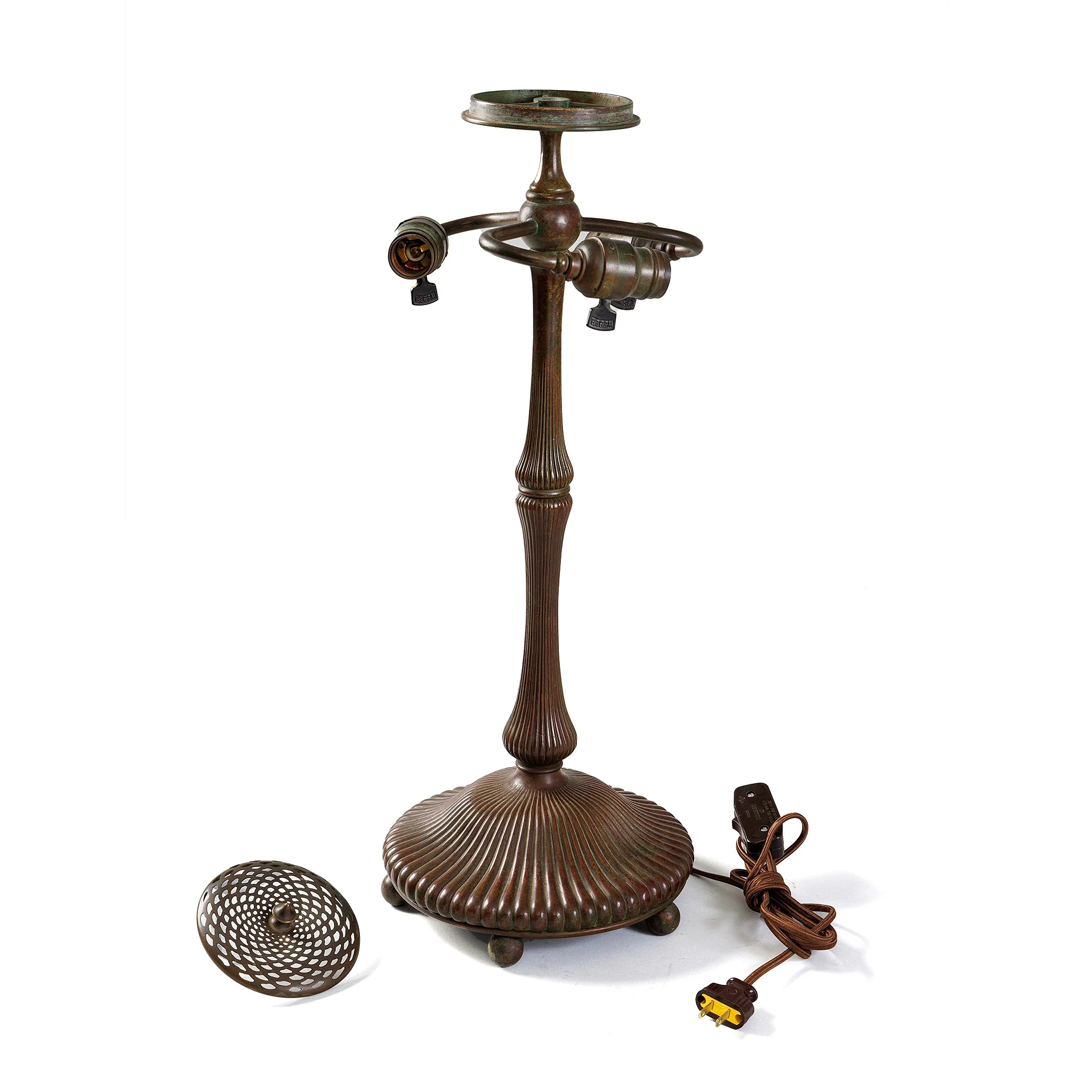 Tiffany Studios New York "Poinsettia" Table Lamp - Image 5